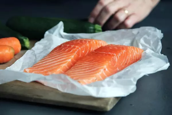 what happens if you eat bad salmon