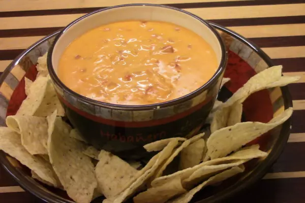 Moe's Chili Con Queso Recipe