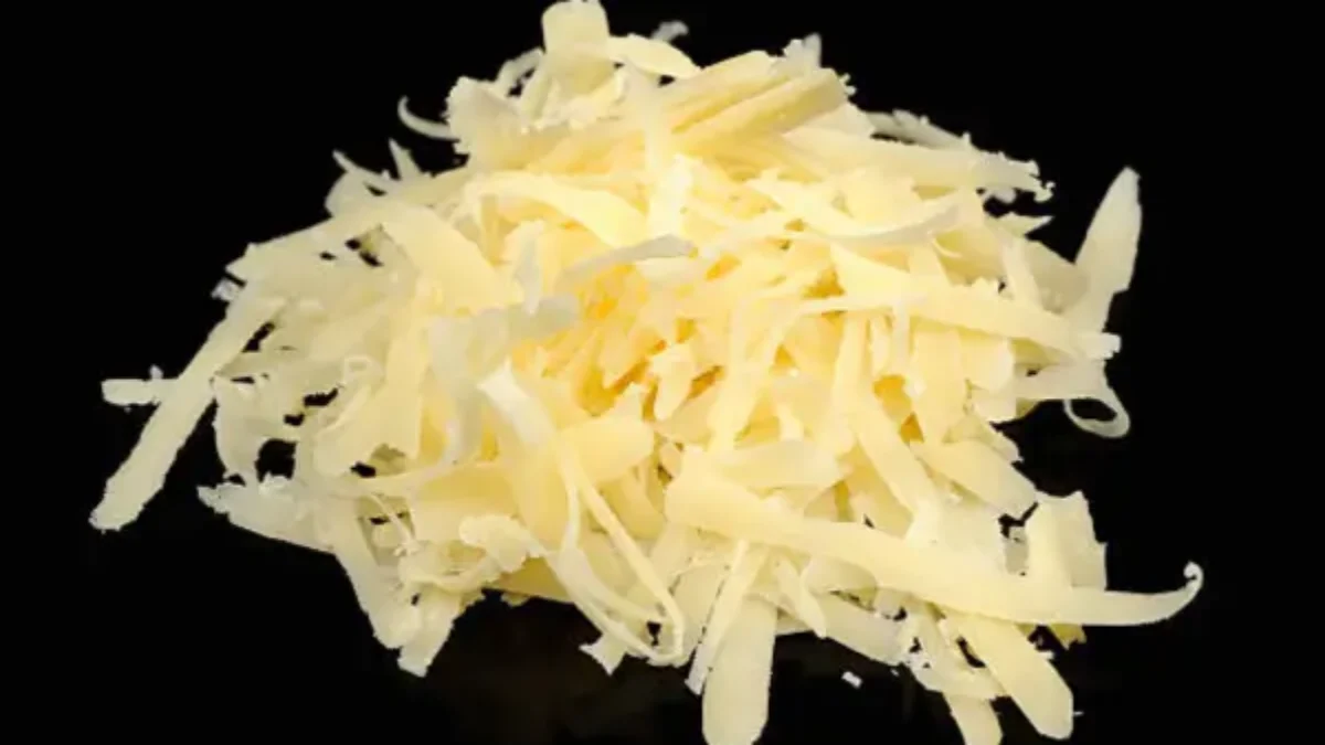 https://www.nazninskitchen.com/wp-content/uploads/2023/09/How-To-Grate-Cheese-Without-A-Grater-1200x675.webp