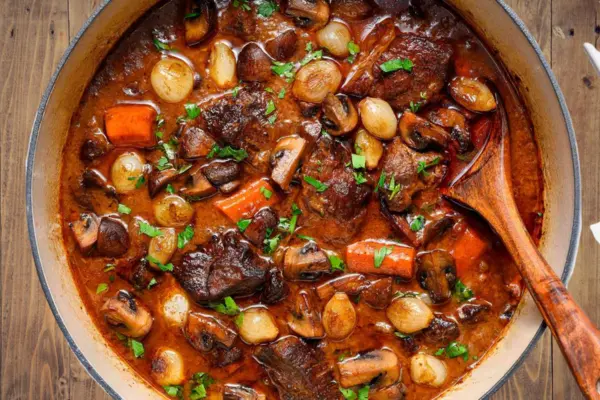 le creuset beef bourguignon recipe